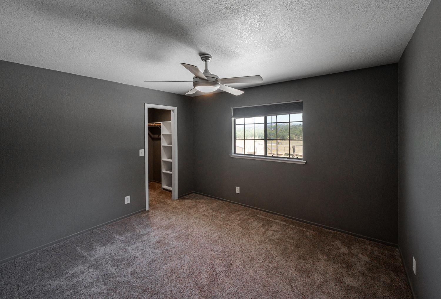 27386 Twin Ponds Rd, Clovis, CA 93619