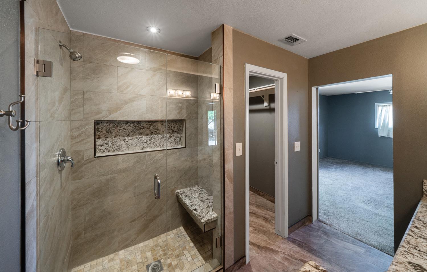 27386 Twin Ponds Rd, Clovis, CA 93619