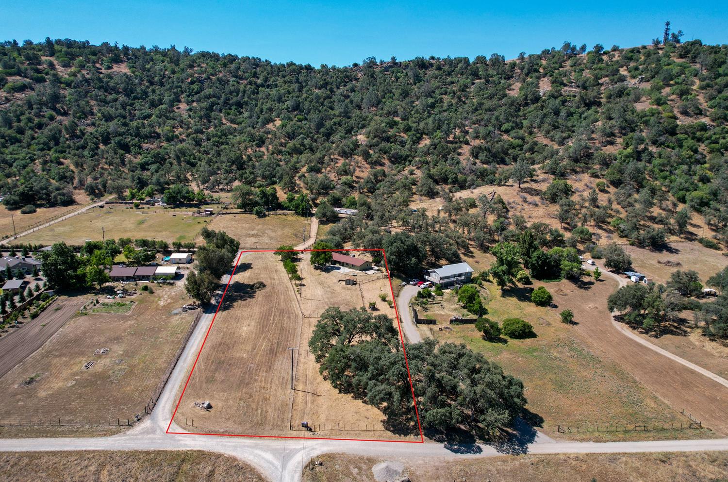 27386 Twin Ponds Rd, Clovis, CA 93619