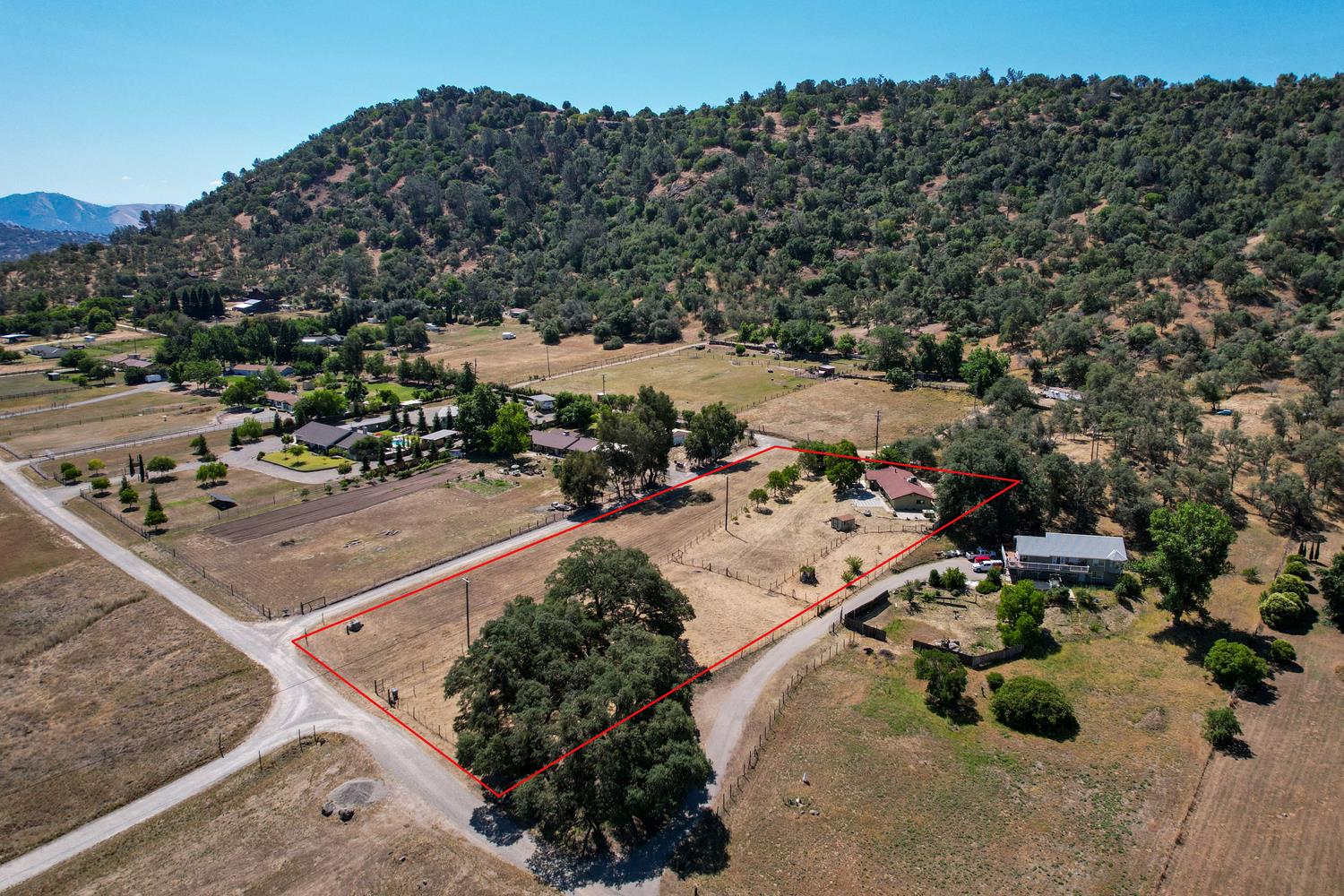 27386 Twin Ponds Rd, Clovis, CA 93619