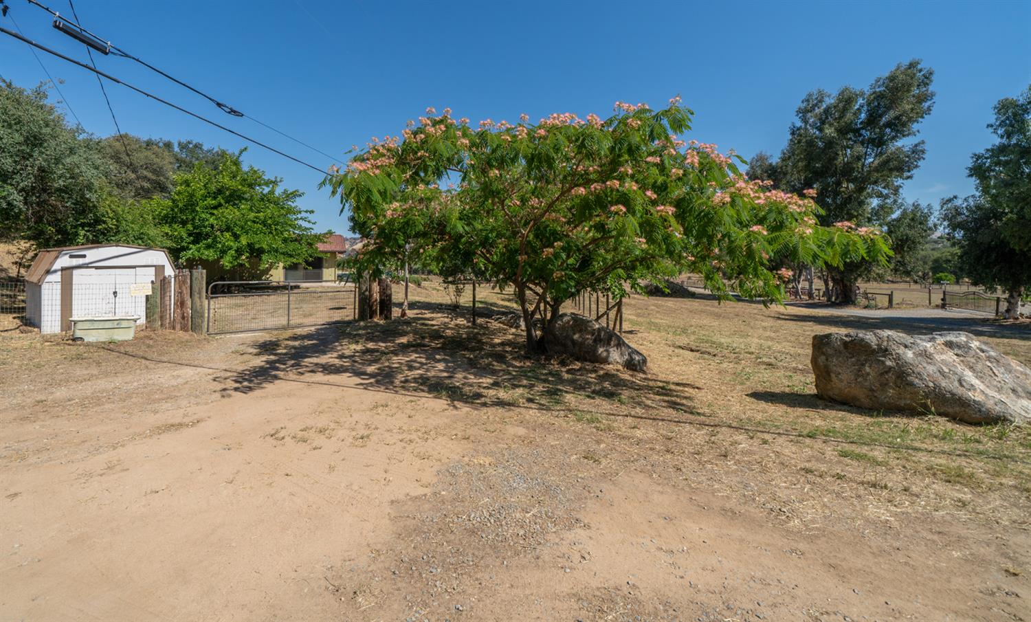 27386 Twin Ponds Rd, Clovis, CA 93619