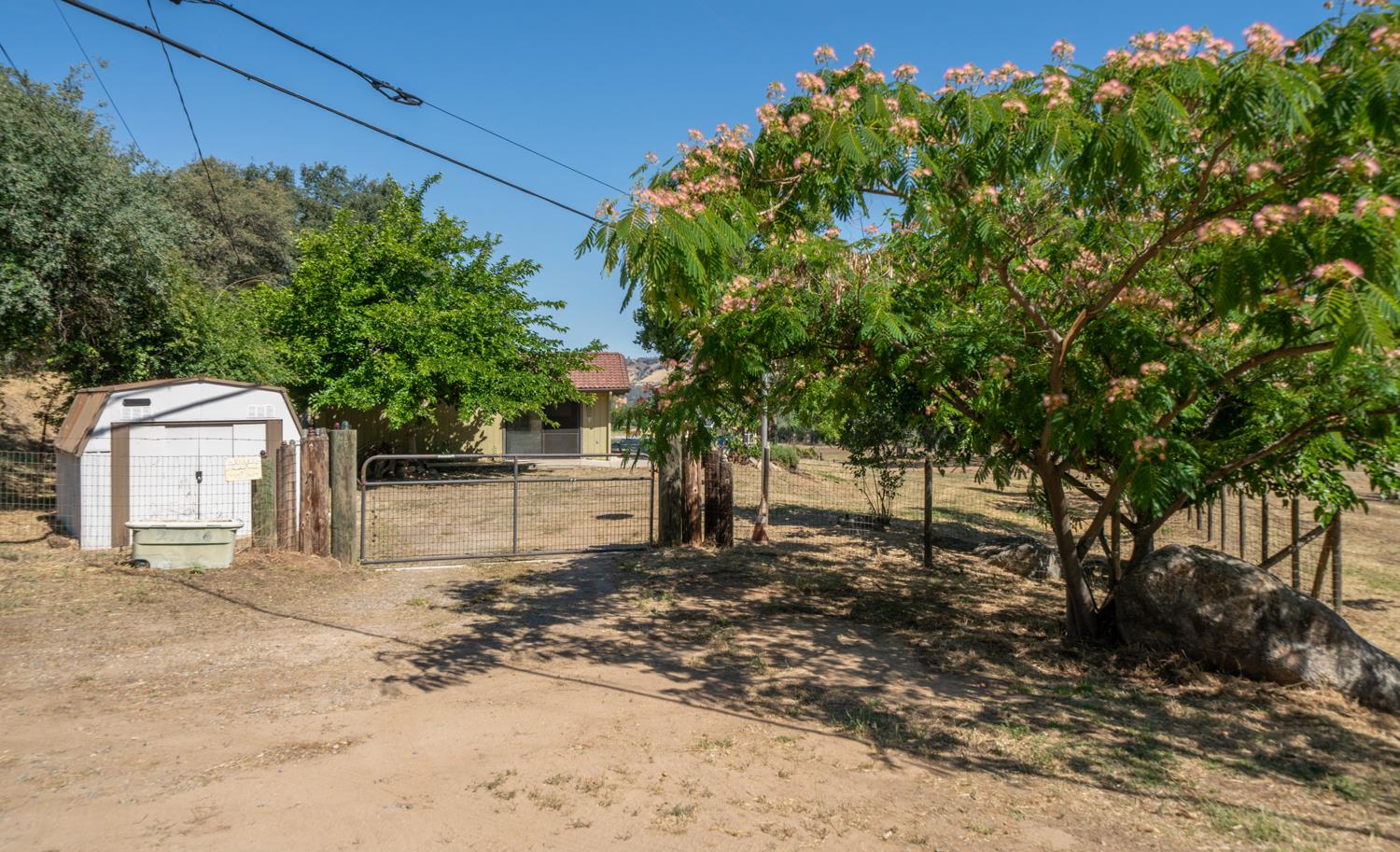 27386 Twin Ponds Rd, Clovis, CA 93619