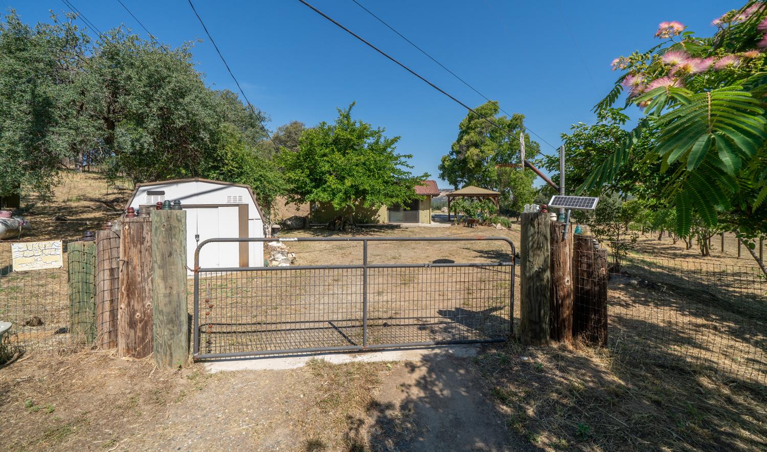 27386 Twin Ponds Rd, Clovis, CA 93619