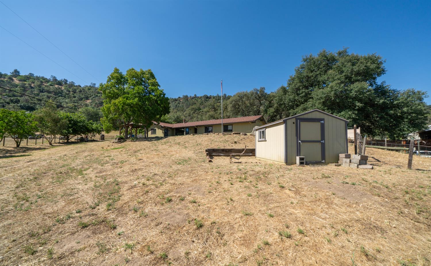 27386 Twin Ponds Rd, Clovis, CA 93619