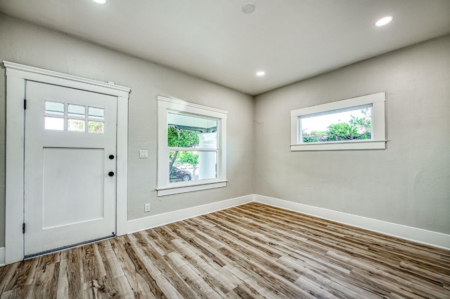 827 B St, Fresno, CA 93706