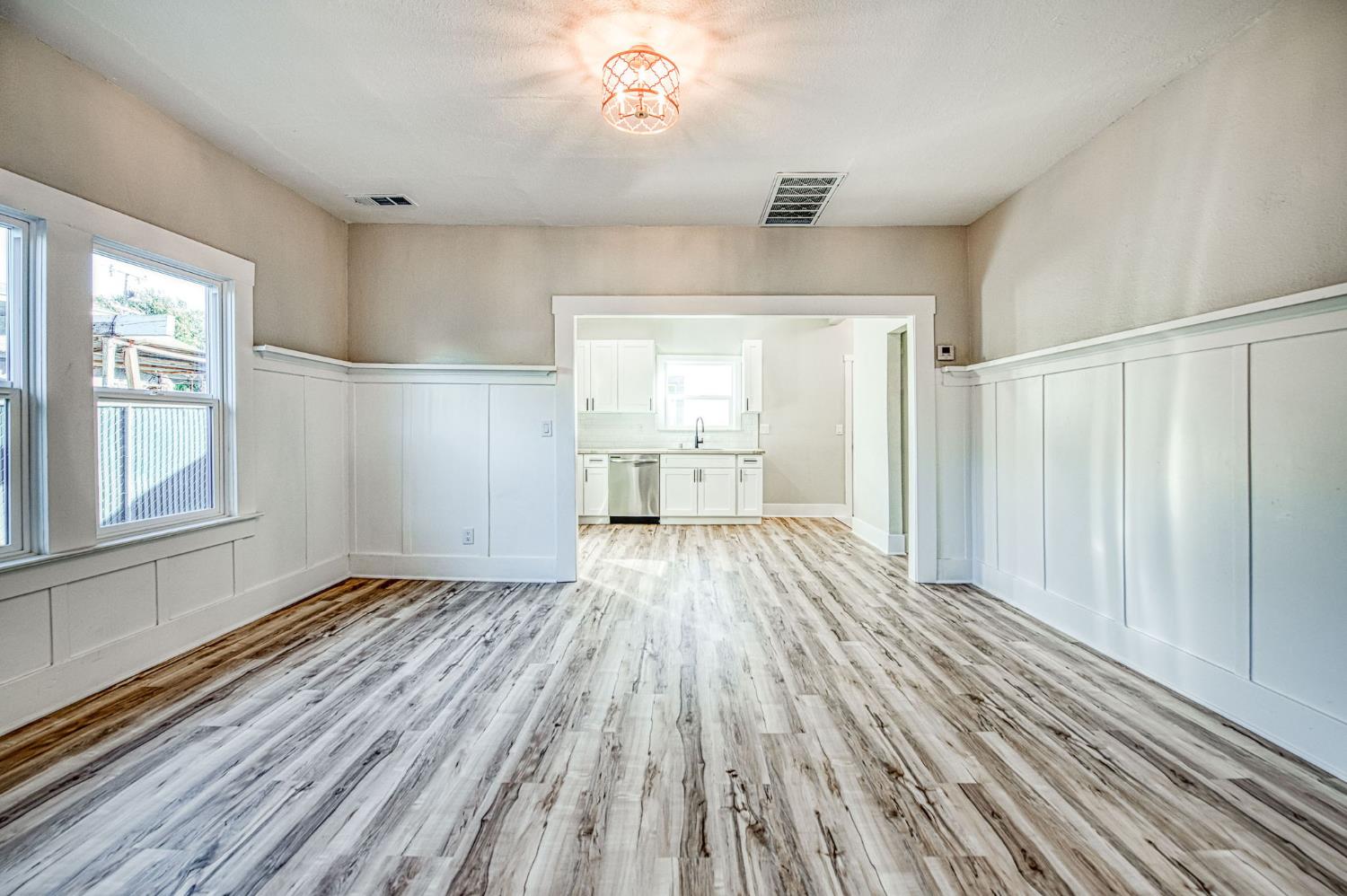 827 B St, Fresno, CA 93706