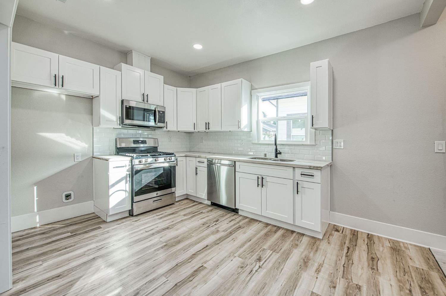 827 B St, Fresno, CA 93706