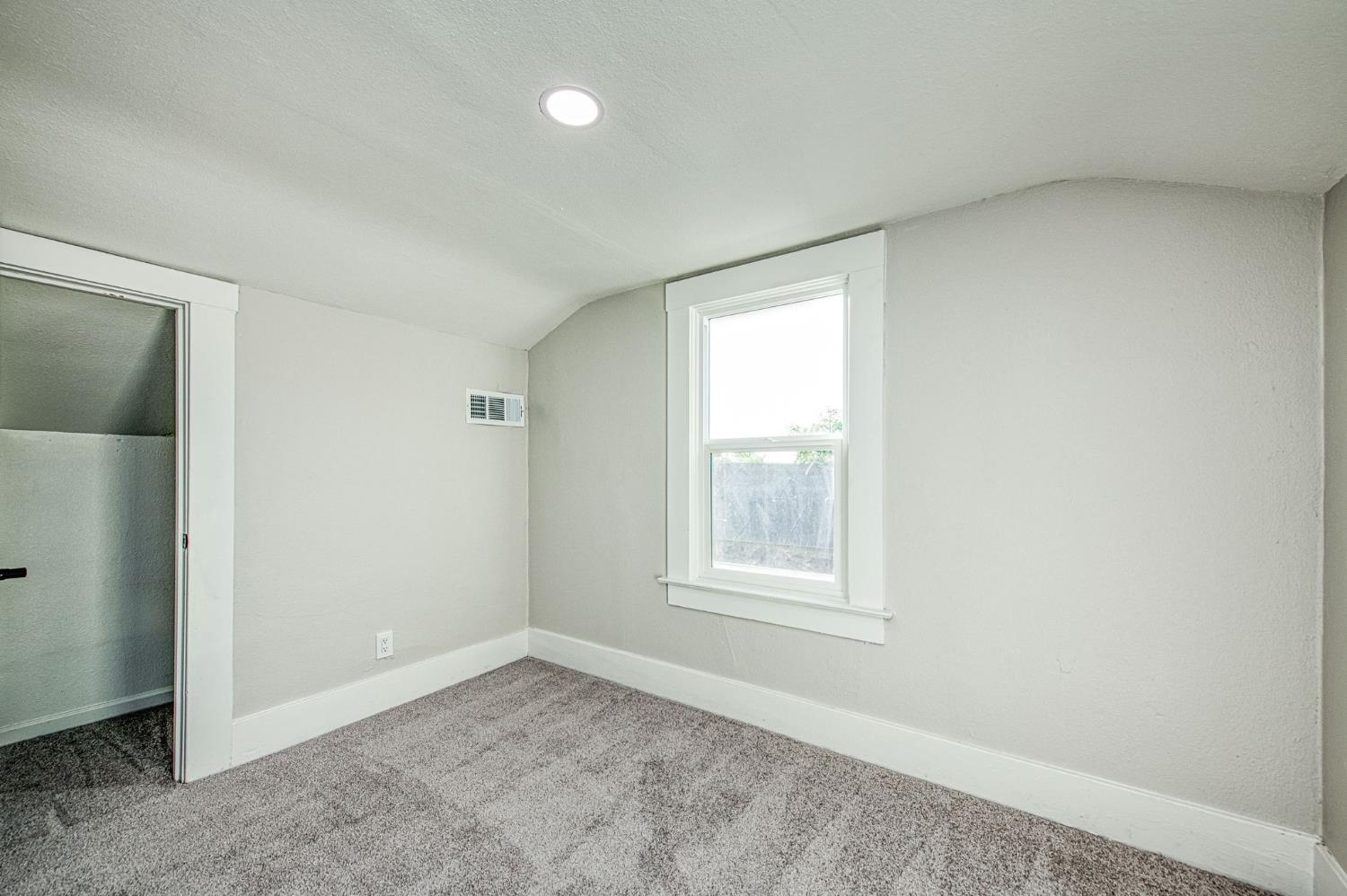 827 B St, Fresno, CA 93706
