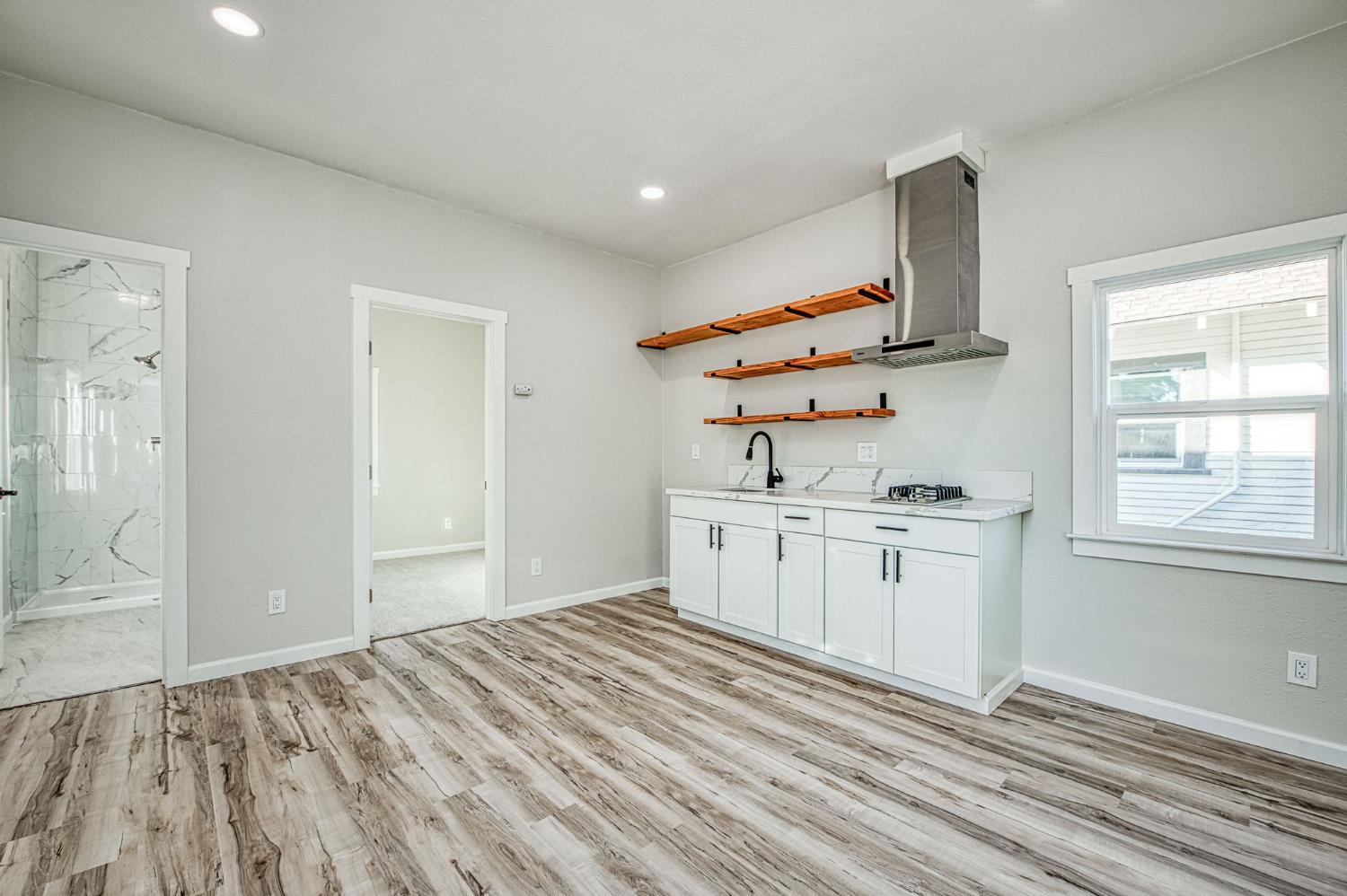 827 B St, Fresno, CA 93706
