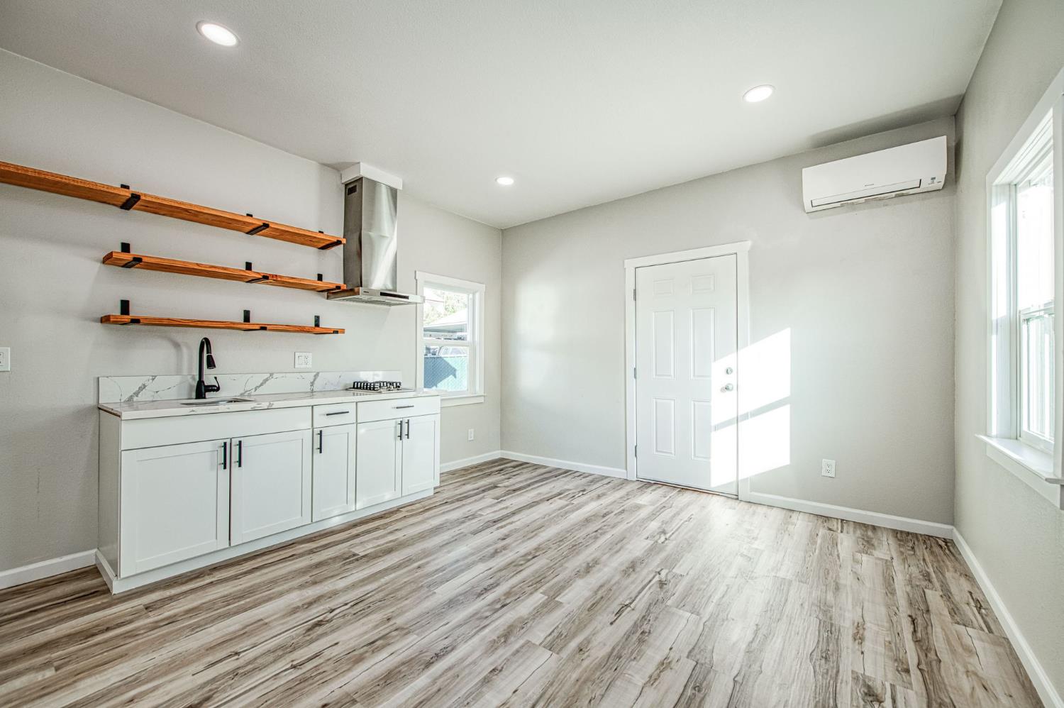 827 B St, Fresno, CA 93706