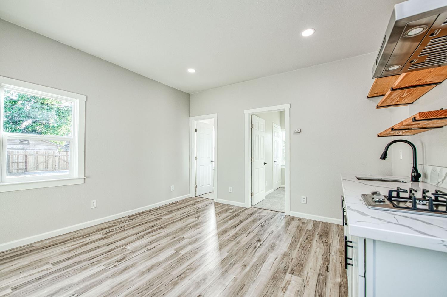 827 B St, Fresno, CA 93706