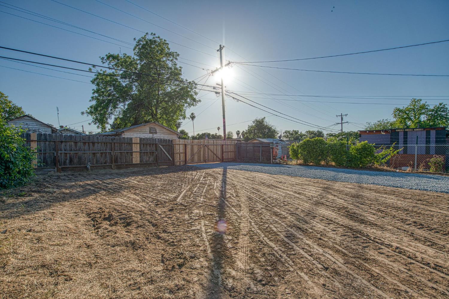827 B St, Fresno, CA 93706