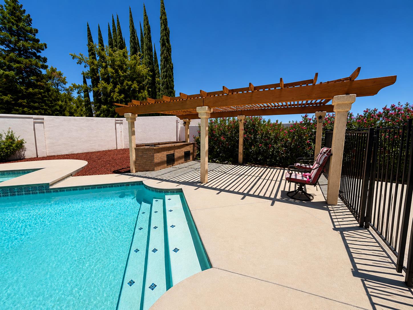 375 Walnut Ave, Coalinga, CA 93210