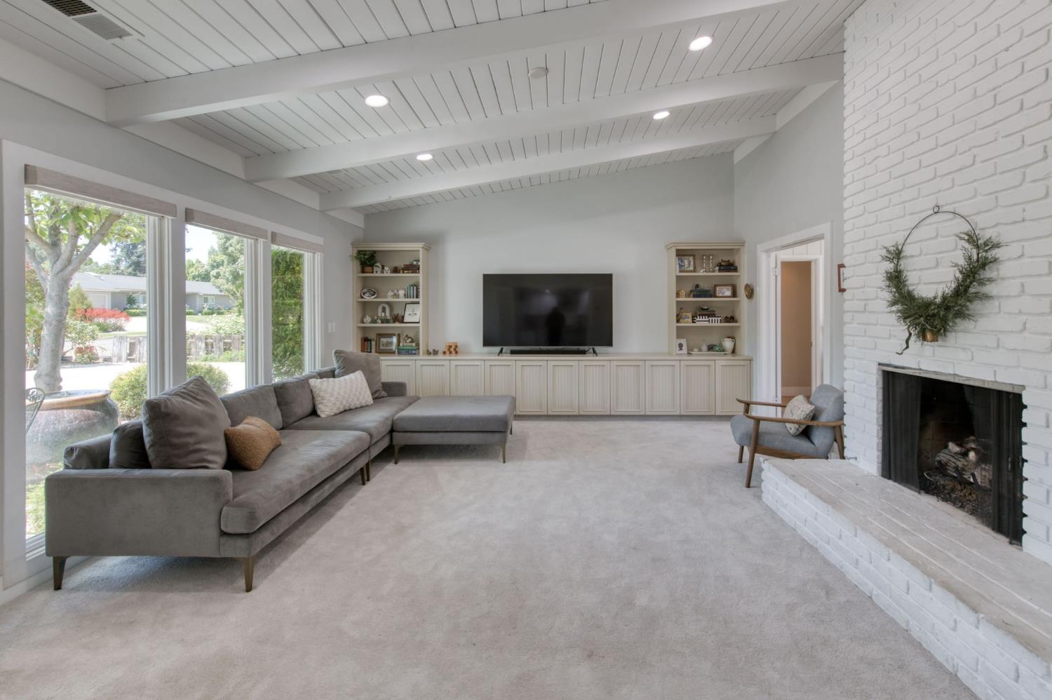 1506 W Browning Ave, Fresno, CA 93711