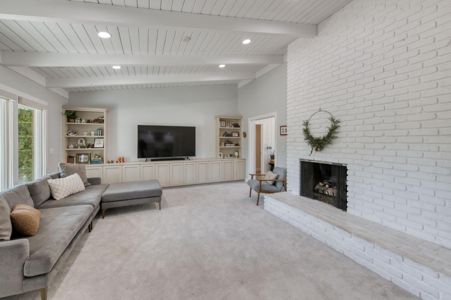 1506 W Browning Ave, Fresno, CA 93711