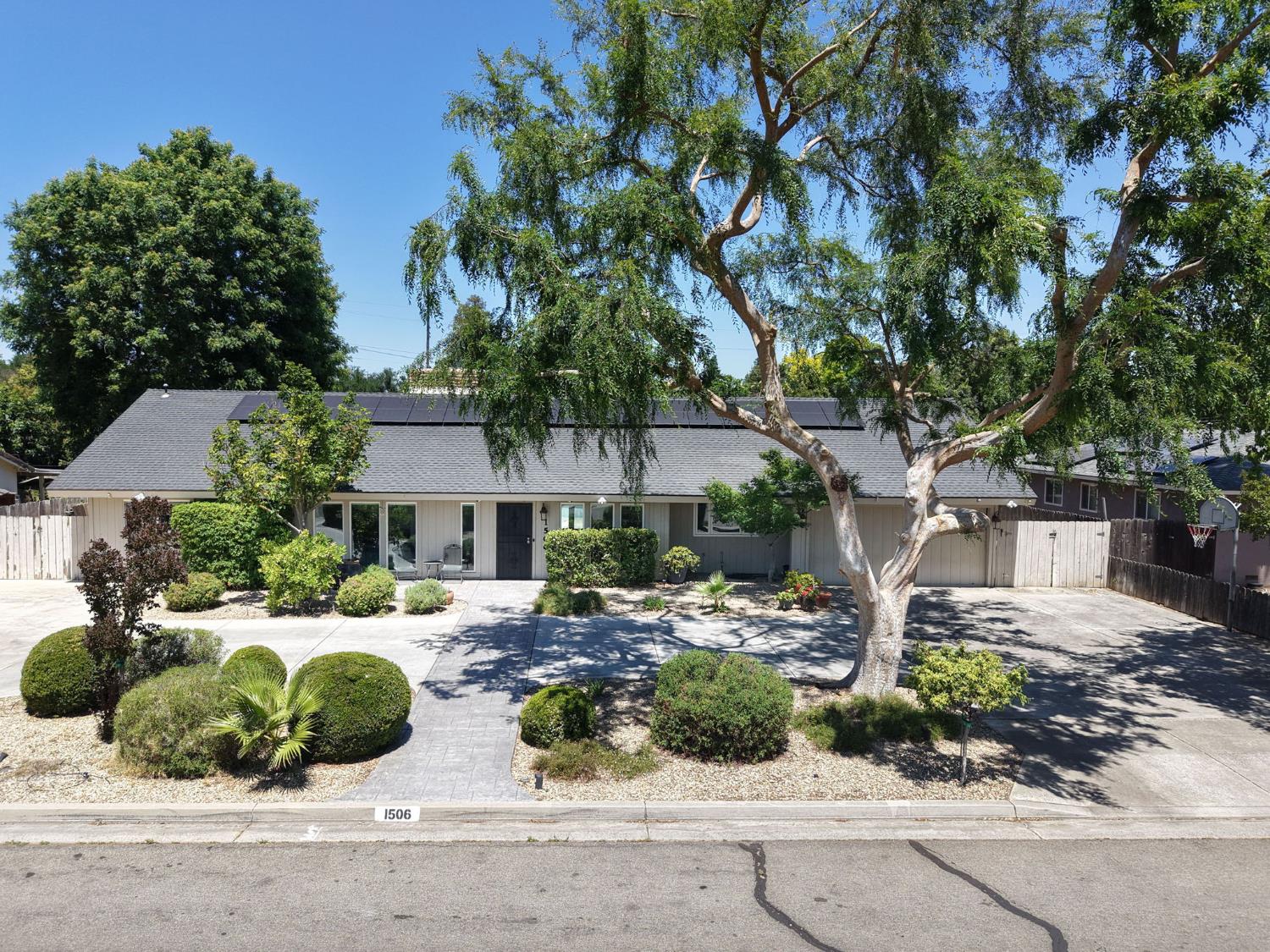 1506 W Browning Ave, Fresno, CA 93711