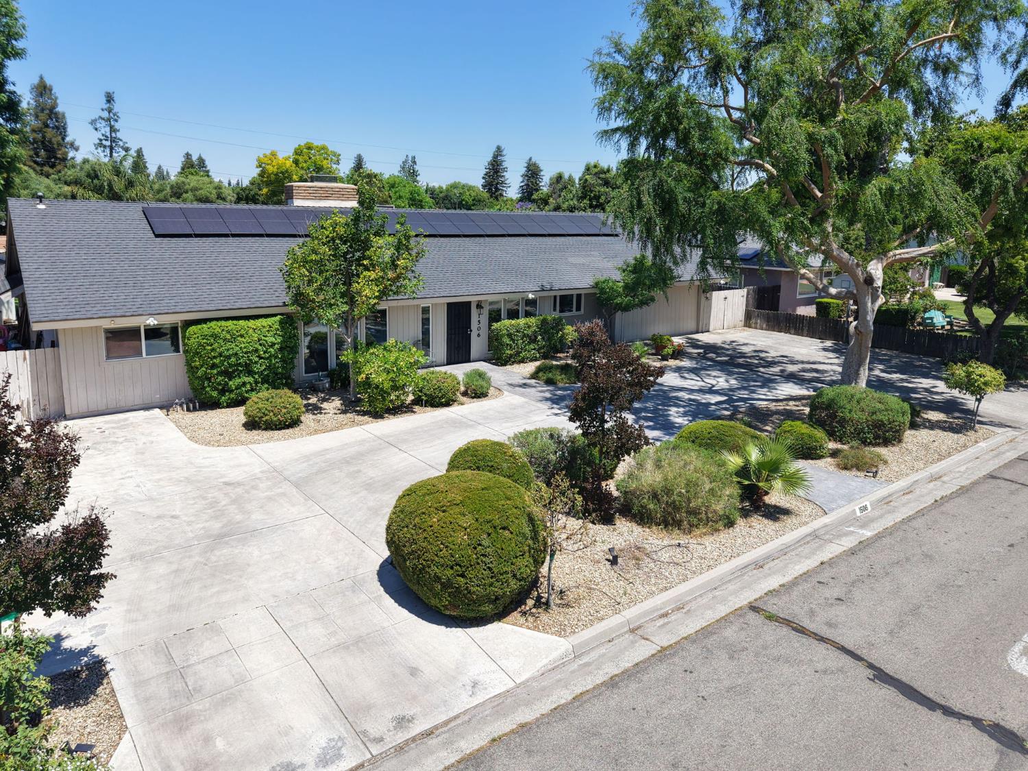 1506 W Browning Ave, Fresno, CA 93711