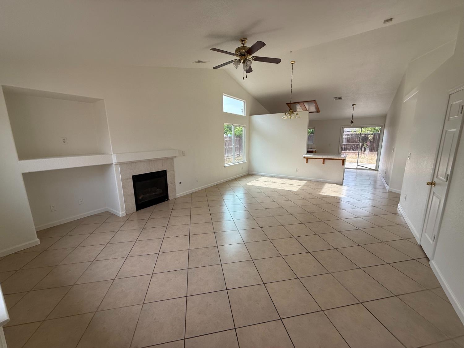 5467 E Byrd Ave, Fresno, CA 93727