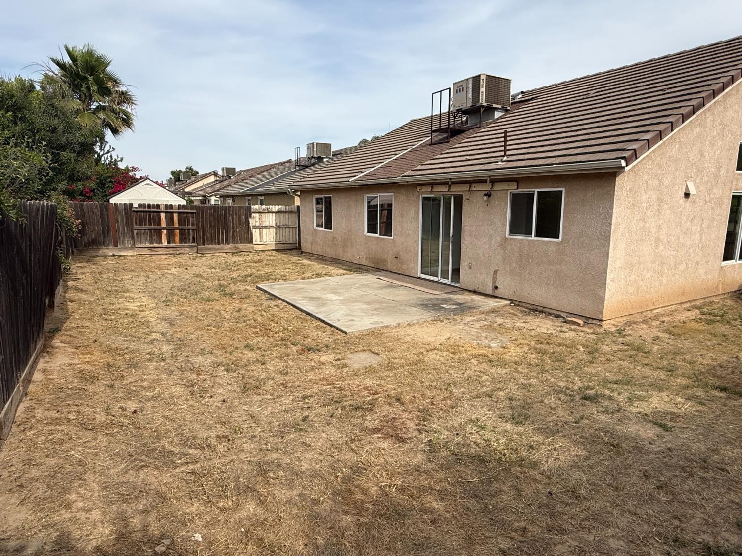 5467 E Byrd Ave, Fresno, CA 93727