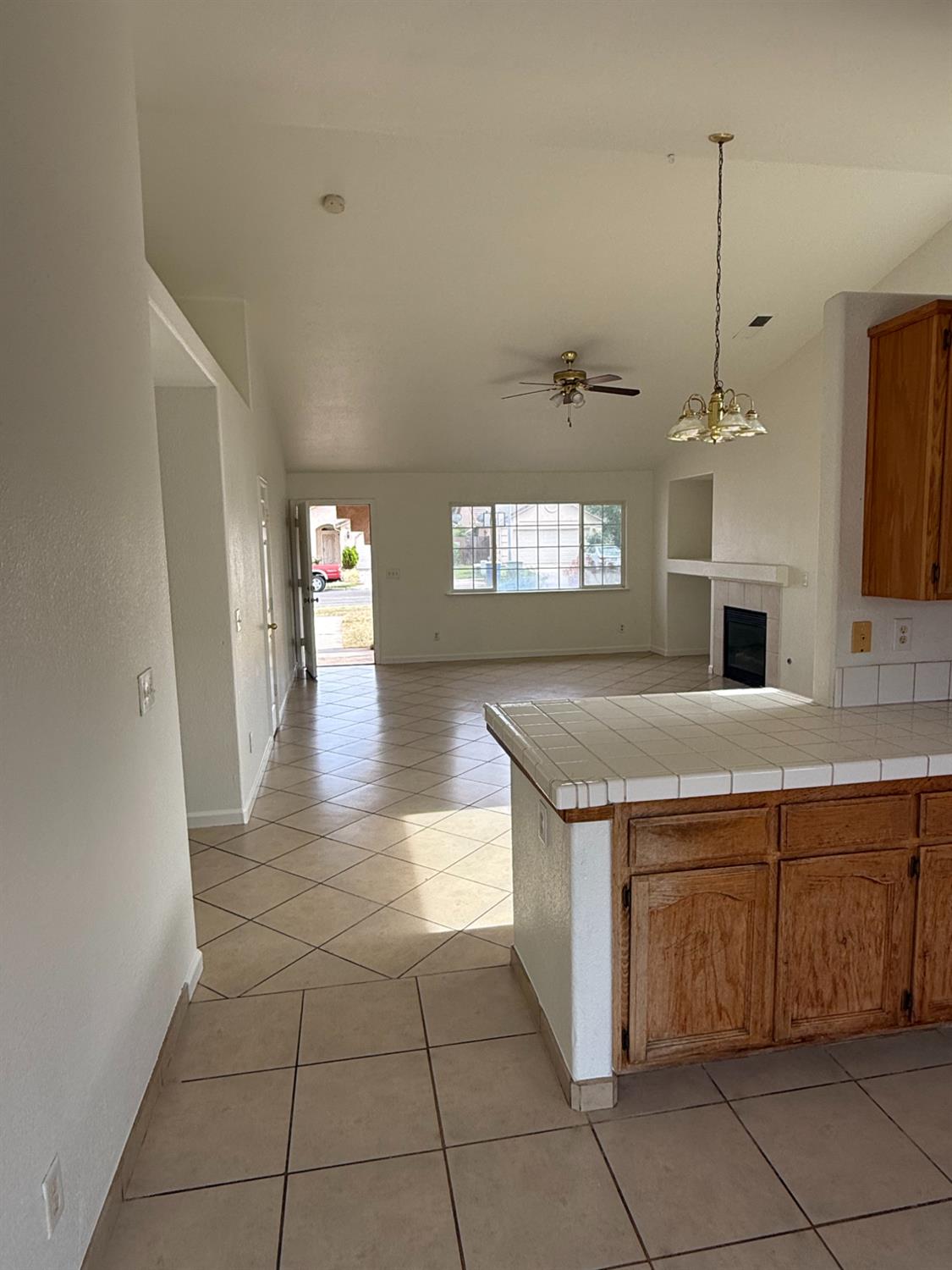 5467 E Byrd Ave, Fresno, CA 93727
