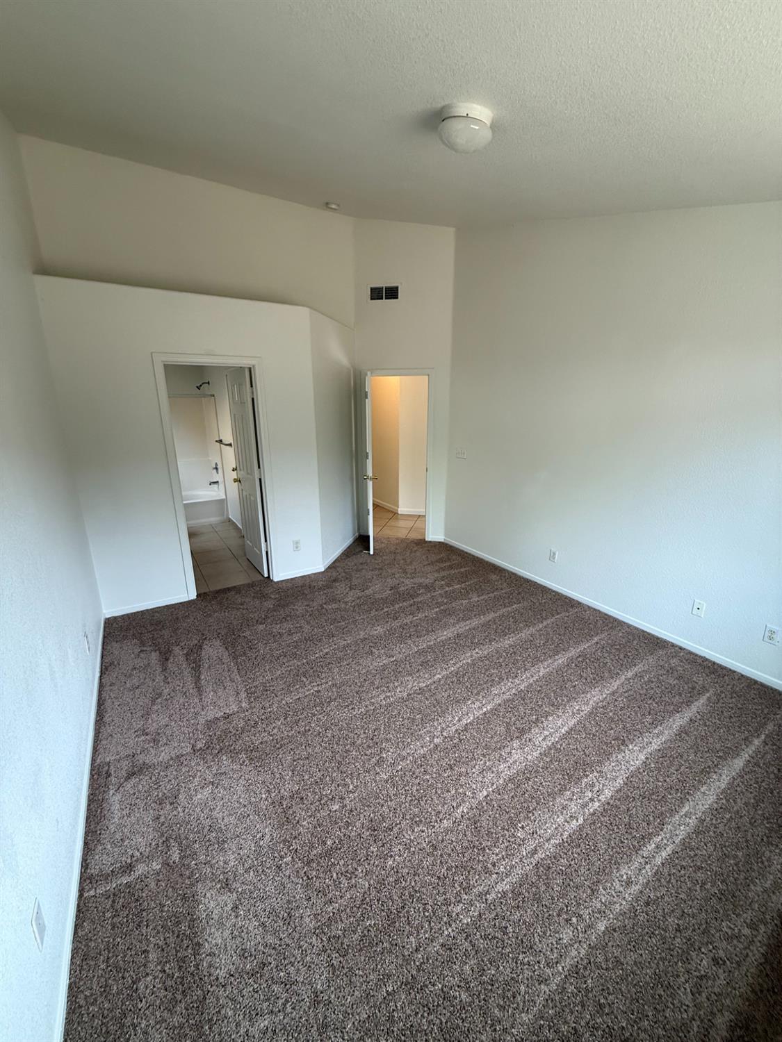 5467 E Byrd Ave, Fresno, CA 93727