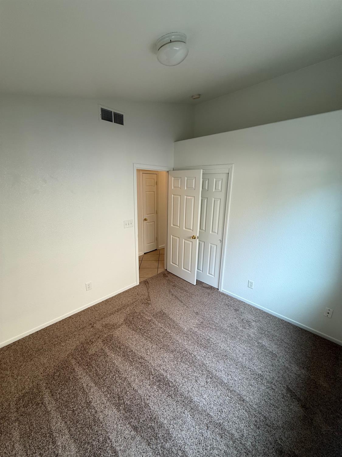 5467 E Byrd Ave, Fresno, CA 93727