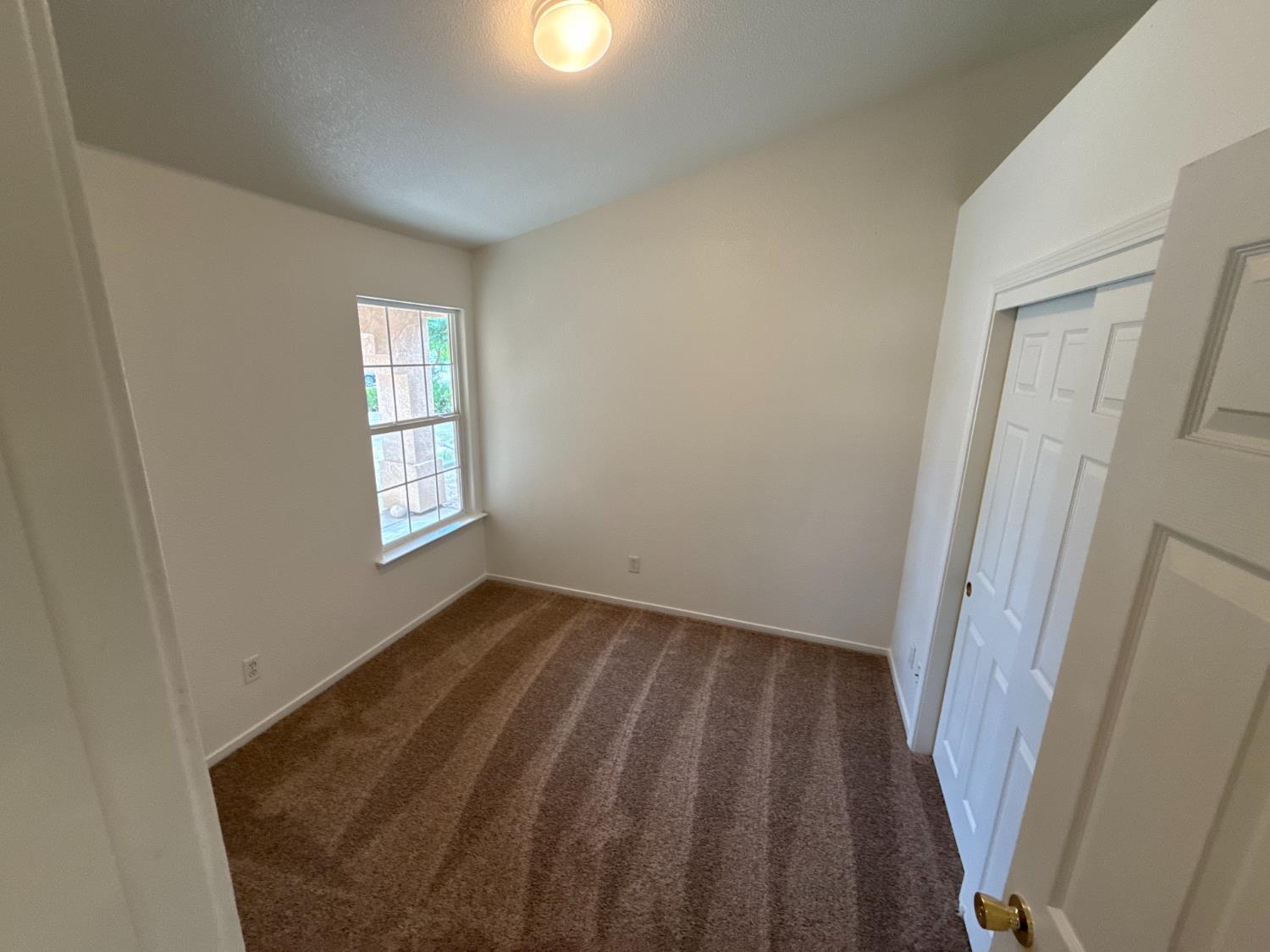 5467 E Byrd Ave, Fresno, CA 93727