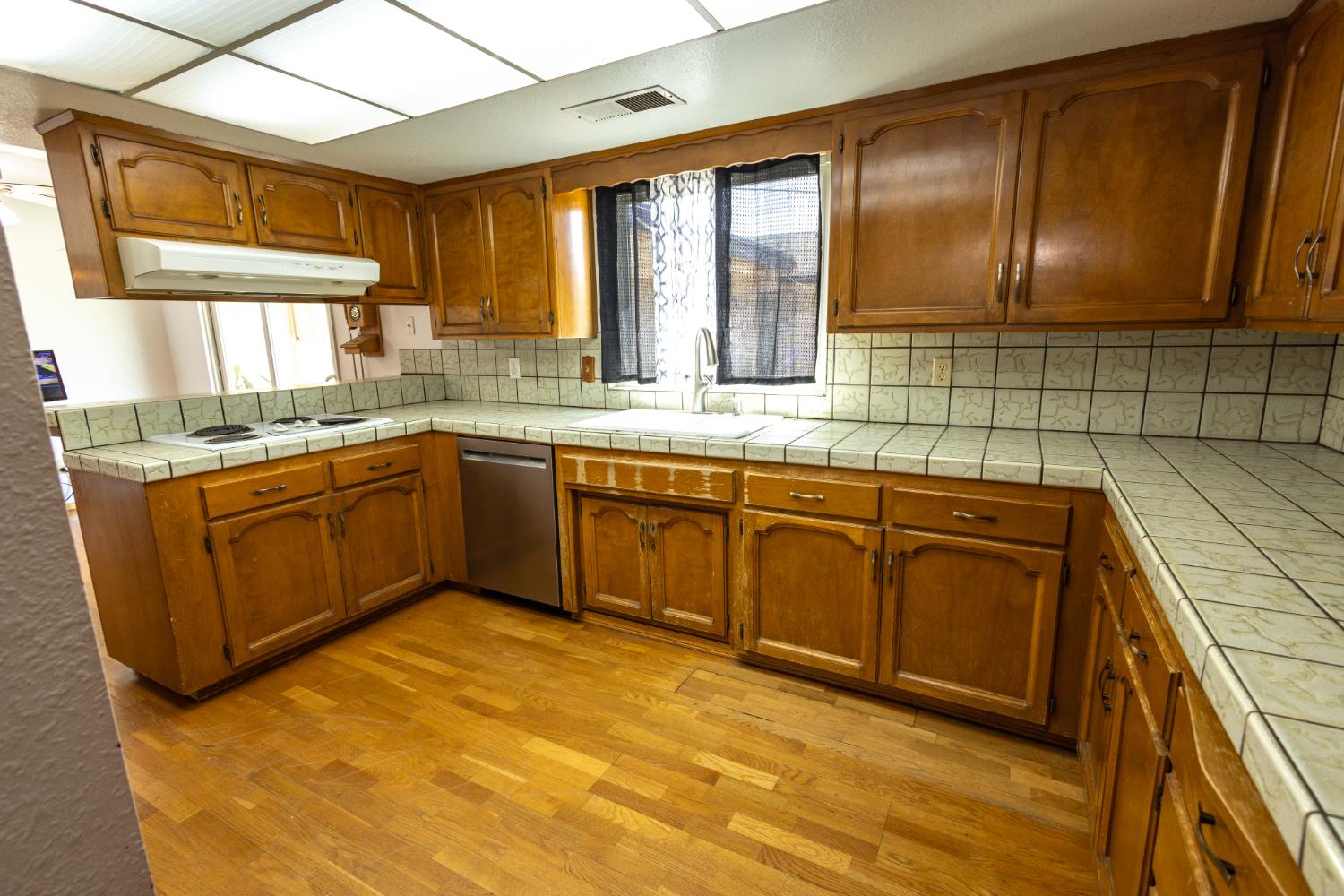 1724 Letts Ave, Corcoran, CA 93212