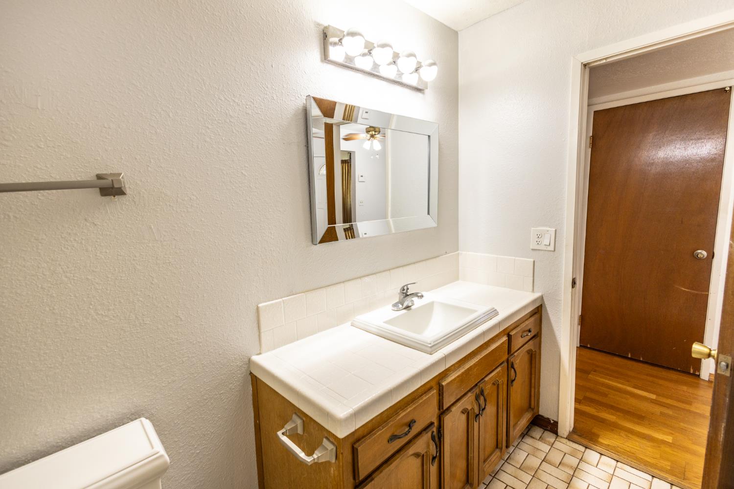 1724 Letts Ave, Corcoran, CA 93212