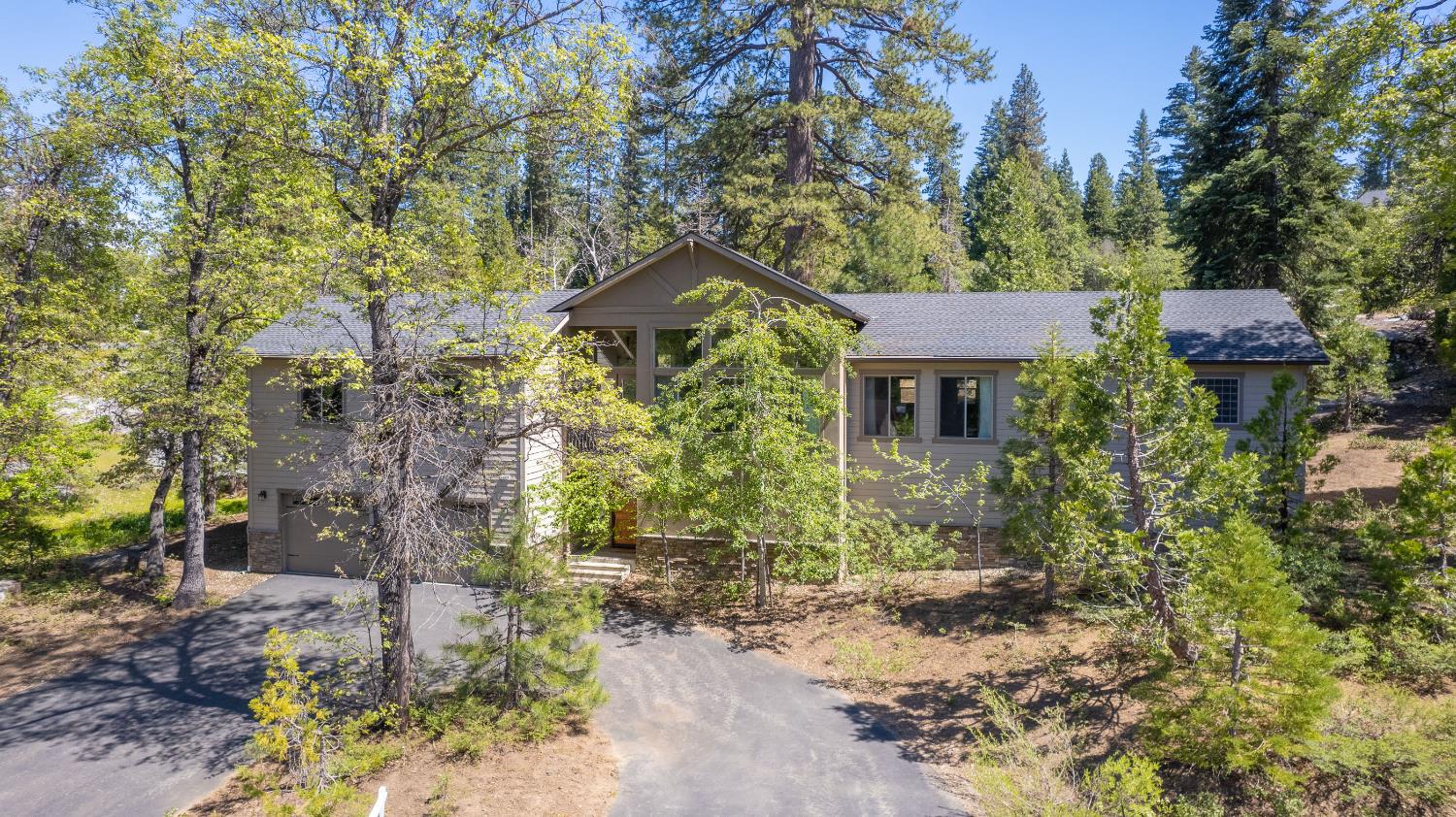 42021 Bretz Camp Ln, Shaver Lake, CA 93664