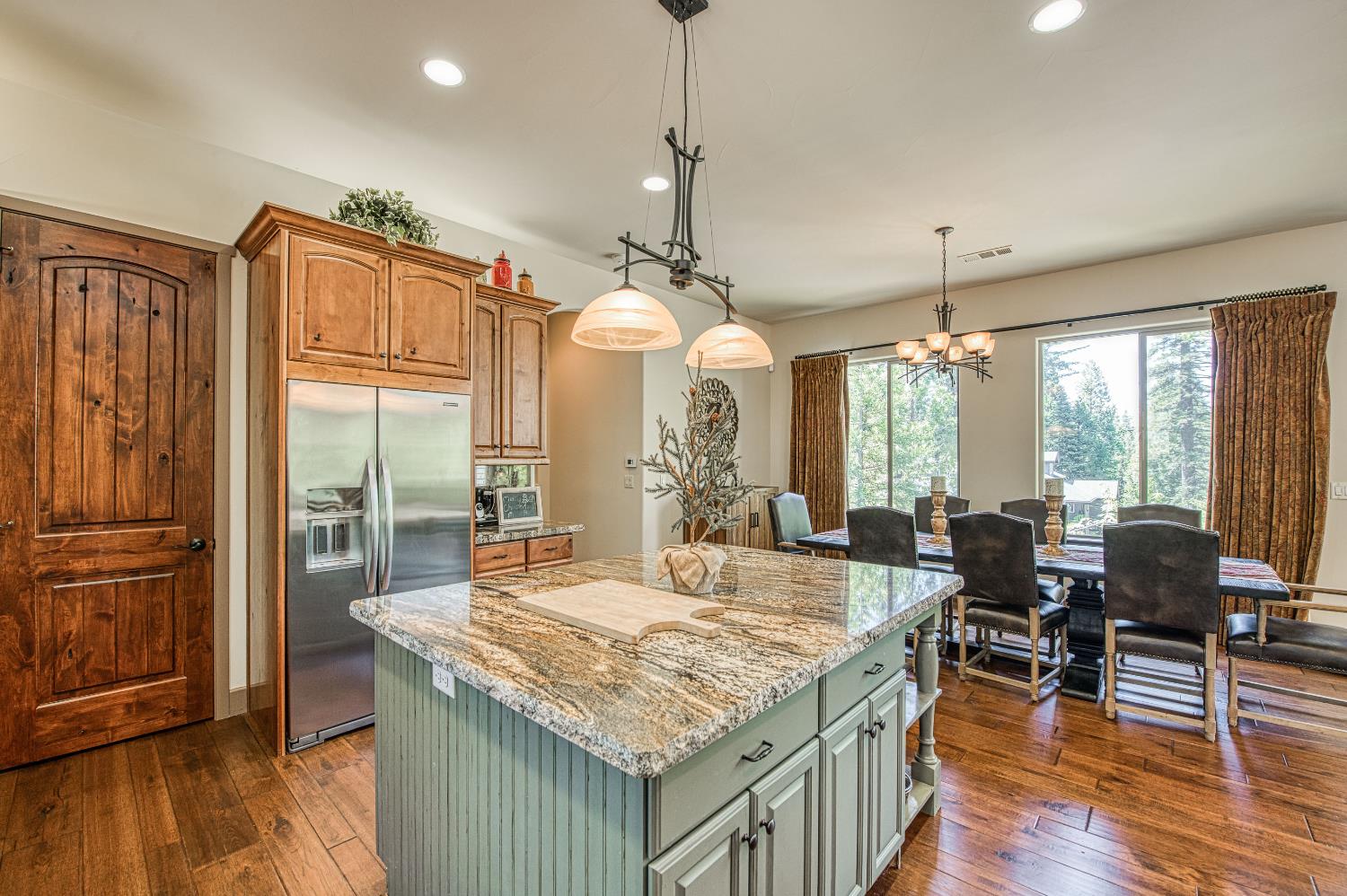 42021 Bretz Camp Ln, Shaver Lake, CA 93664
