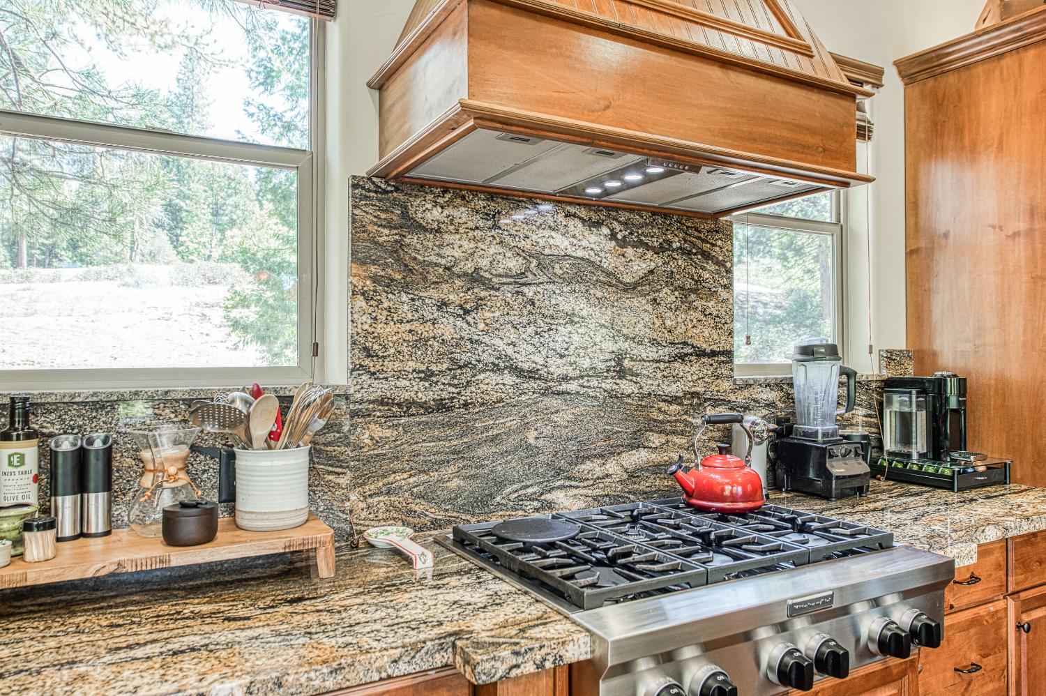 42021 Bretz Camp Ln, Shaver Lake, CA 93664