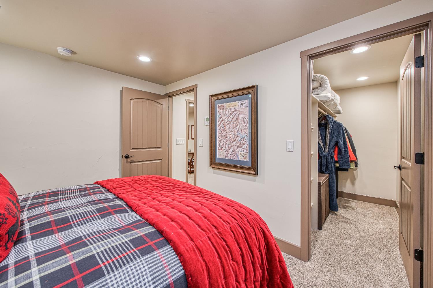 42021 Bretz Camp Ln, Shaver Lake, CA 93664