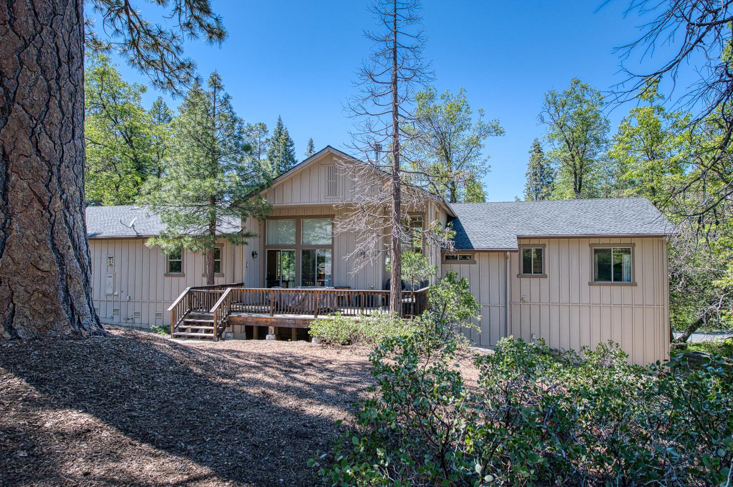 42021 Bretz Camp Ln, Shaver Lake, CA 93664