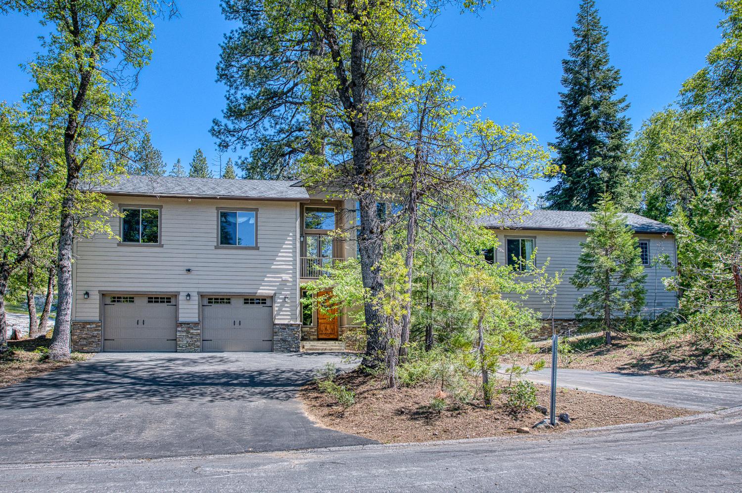 42021 Bretz Camp Ln, Shaver Lake, CA 93664