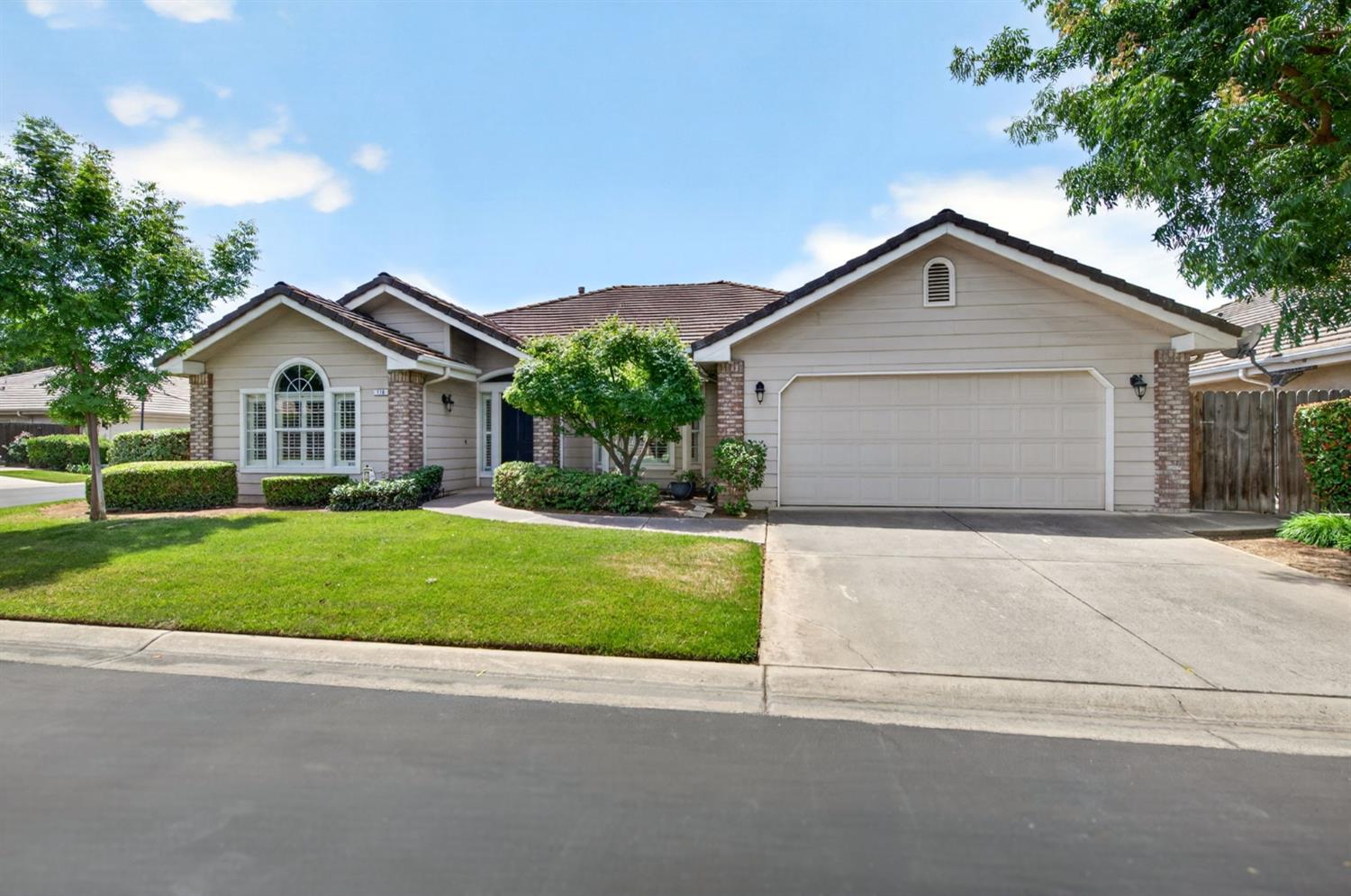 7025 N Pleasant #110, Fresno, CA 93711