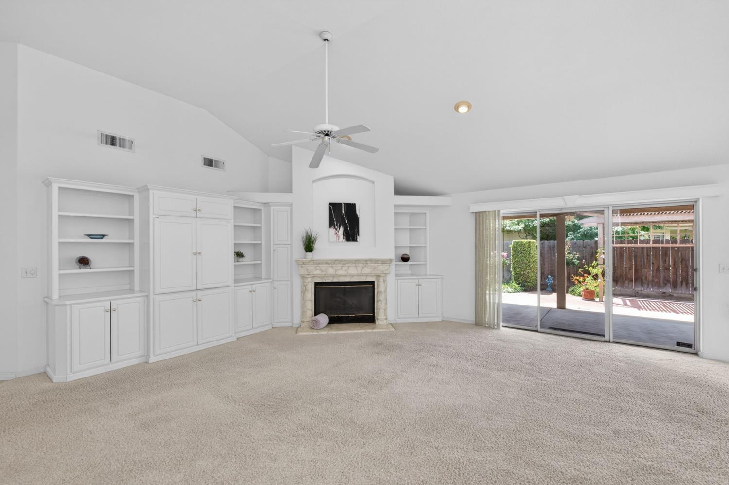 7025 N Pleasant #110, Fresno, CA 93711