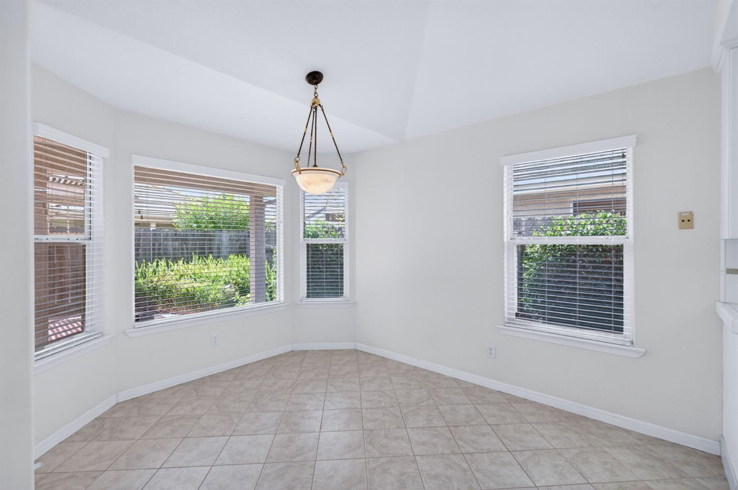 7025 N Pleasant #110, Fresno, CA 93711