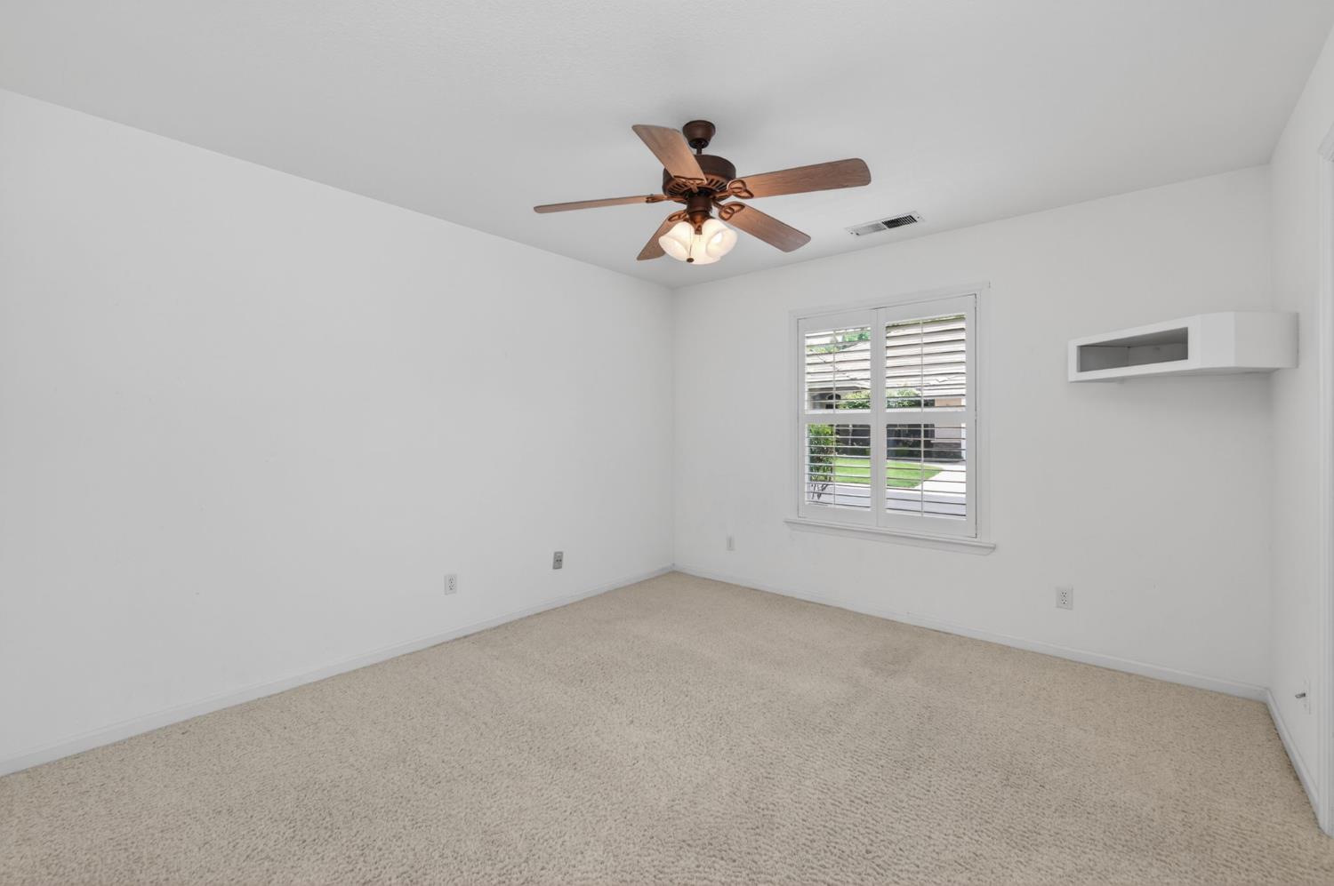 7025 N Pleasant #110, Fresno, CA 93711