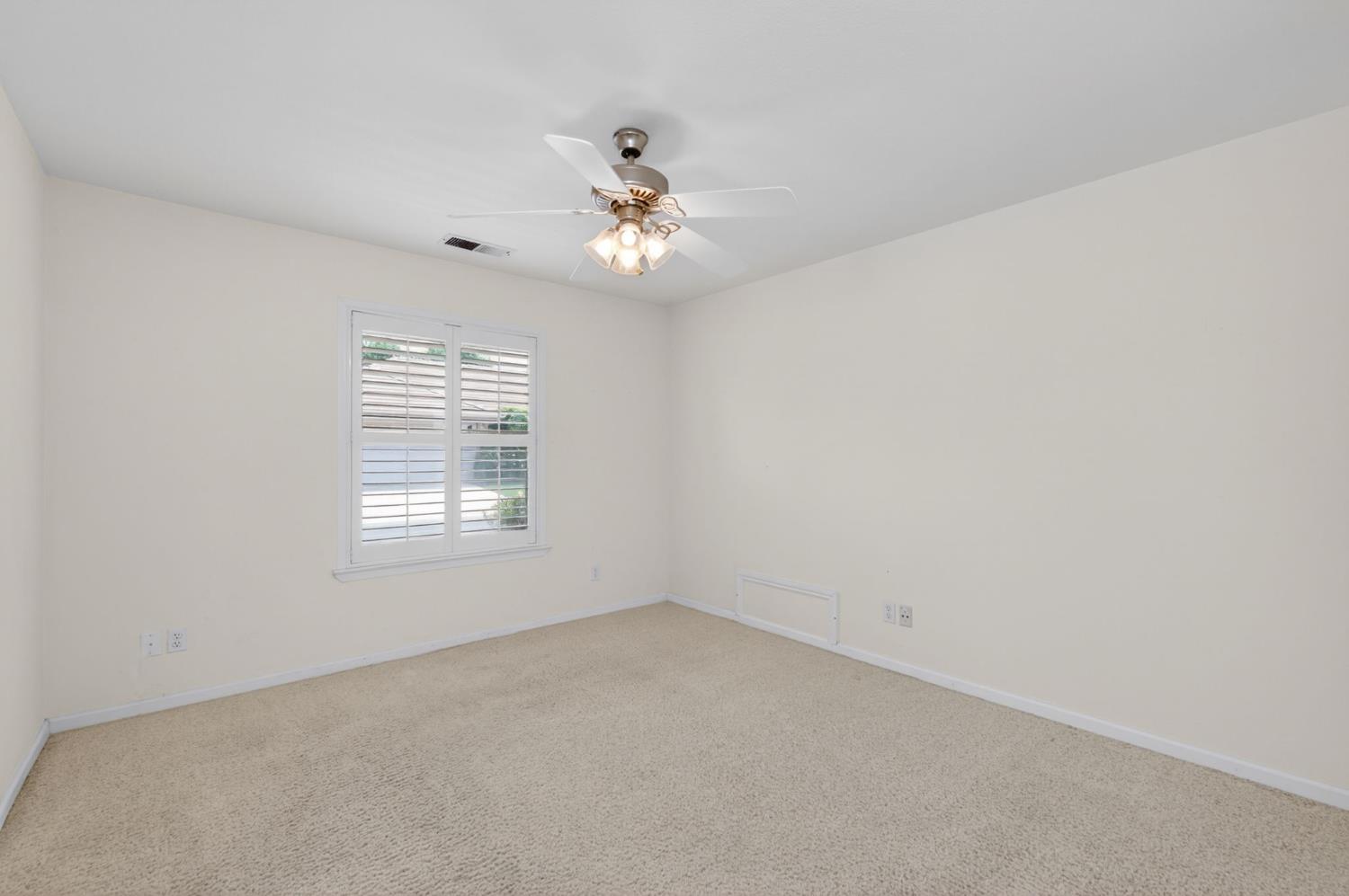 7025 N Pleasant #110, Fresno, CA 93711