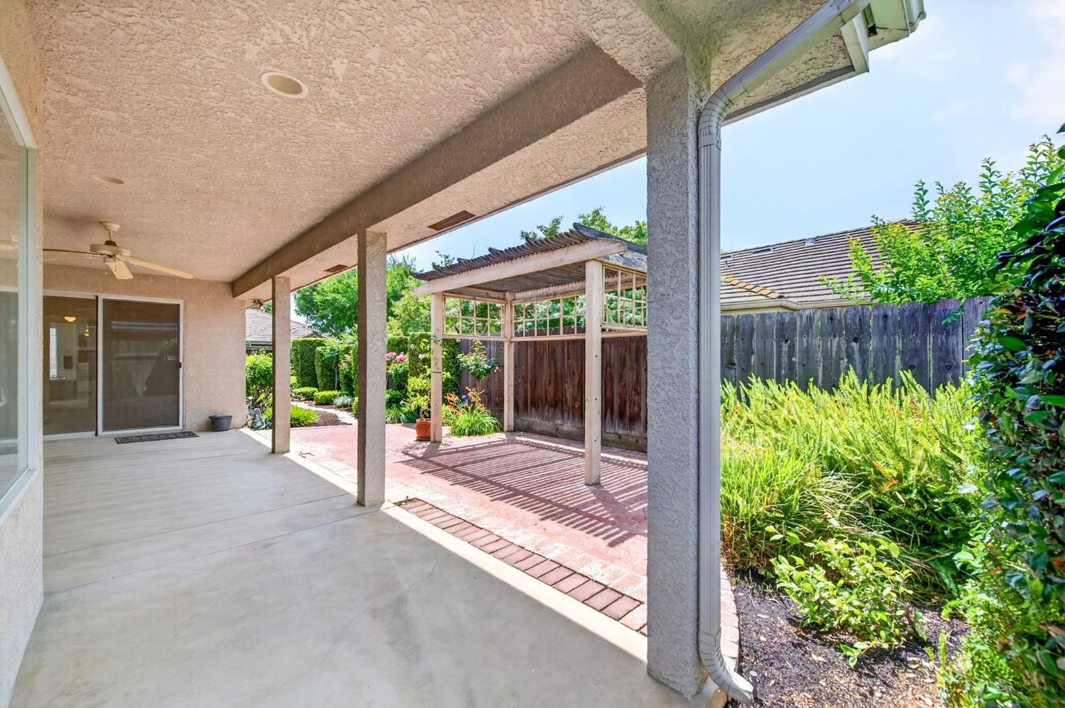 7025 N Pleasant #110, Fresno, CA 93711