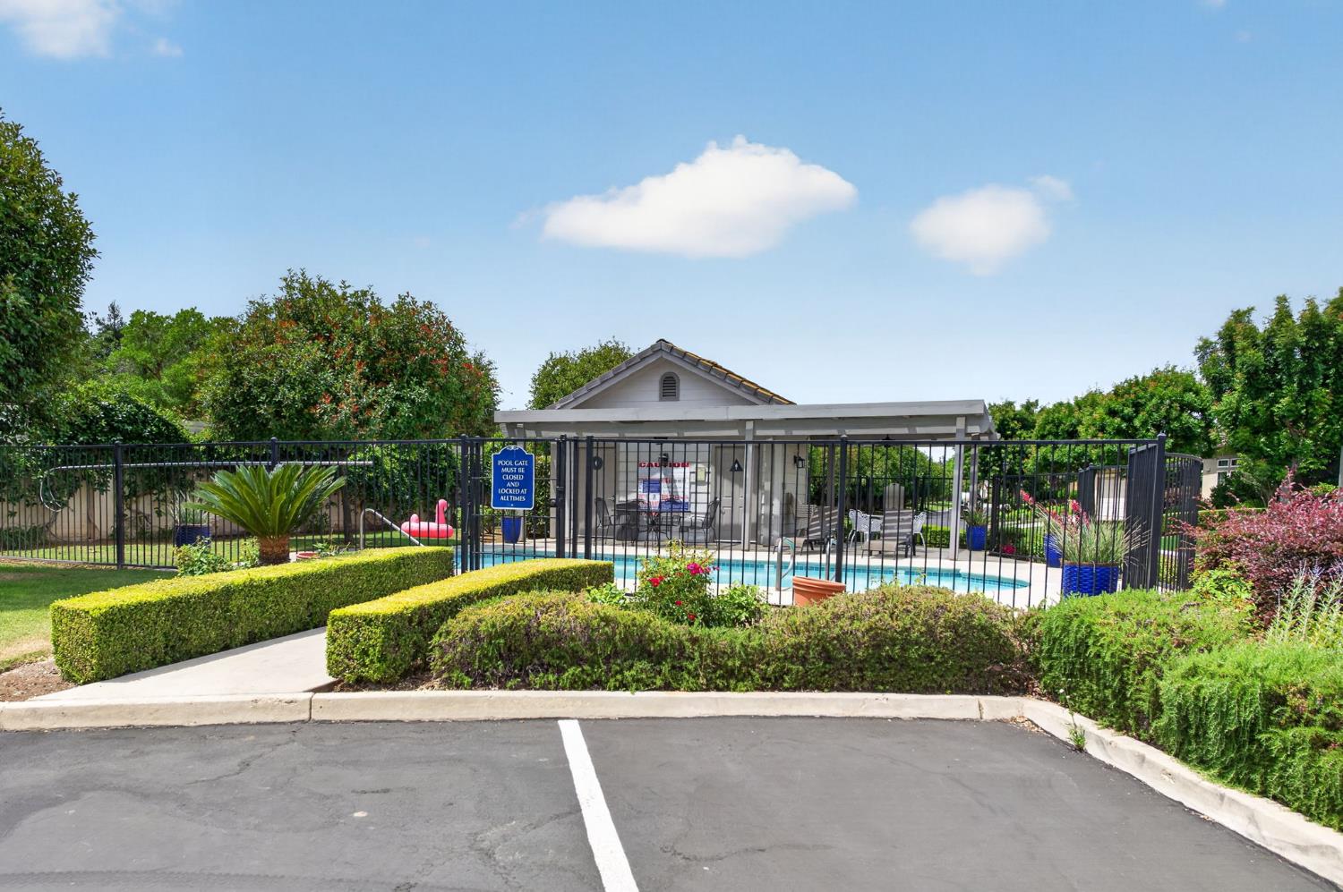 7025 N Pleasant #110, Fresno, CA 93711