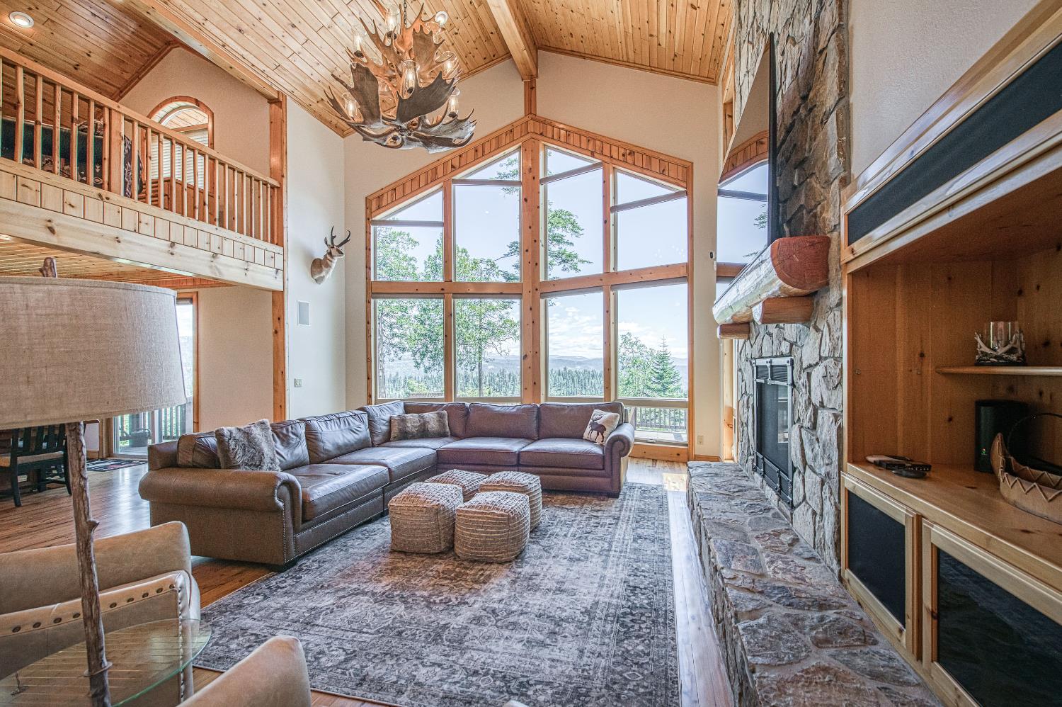 42555 Canyon Vista Ln, Shaver Lake, CA 93664