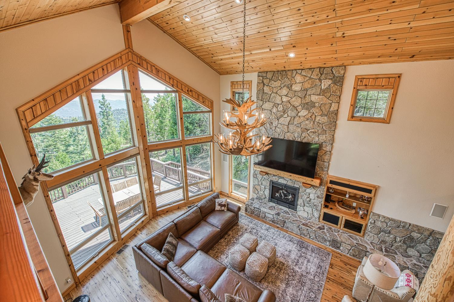 42555 Canyon Vista Ln, Shaver Lake, CA 93664