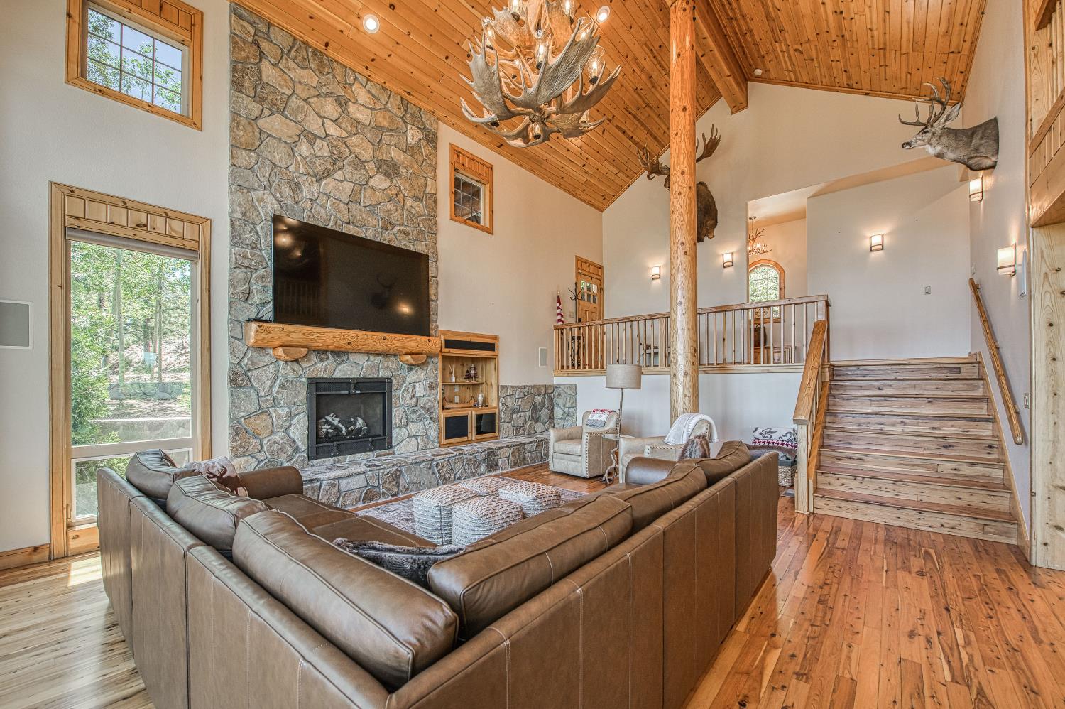 42555 Canyon Vista Ln, Shaver Lake, CA 93664