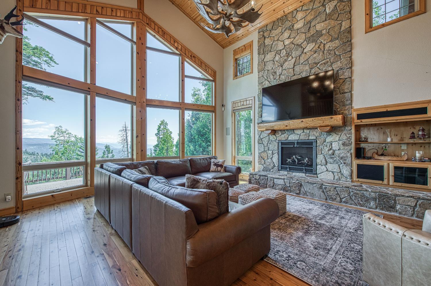 42555 Canyon Vista Ln, Shaver Lake, CA 93664