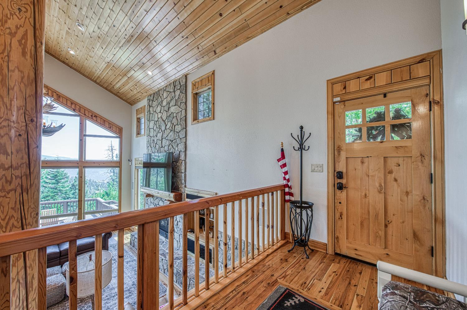 42555 Canyon Vista Ln, Shaver Lake, CA 93664