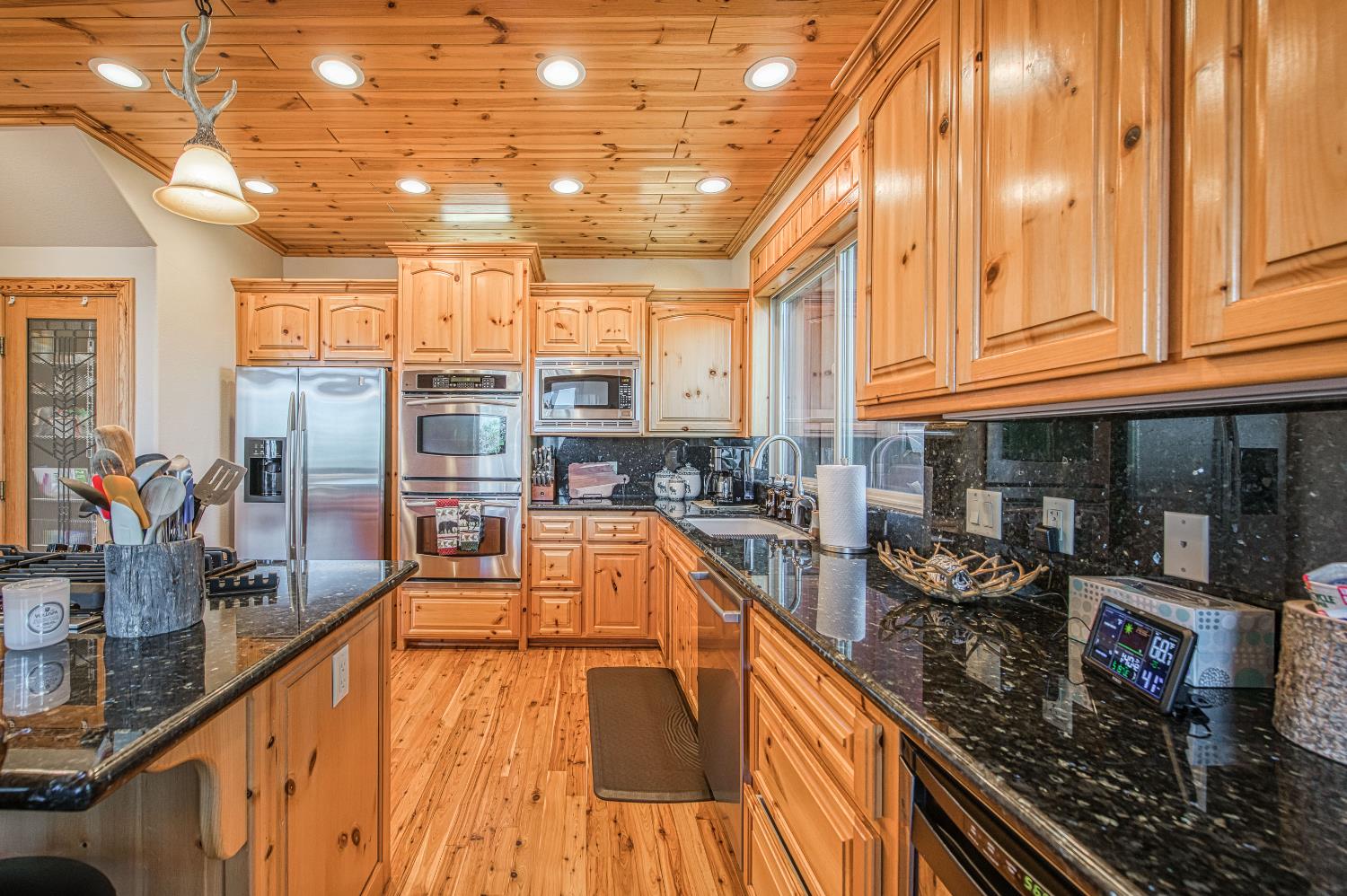 42555 Canyon Vista Ln, Shaver Lake, CA 93664