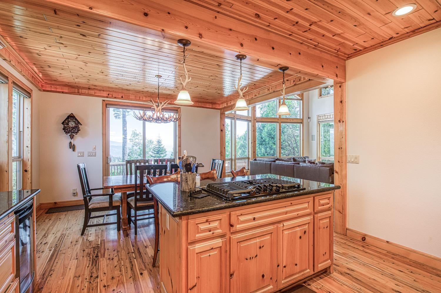 42555 Canyon Vista Ln, Shaver Lake, CA 93664