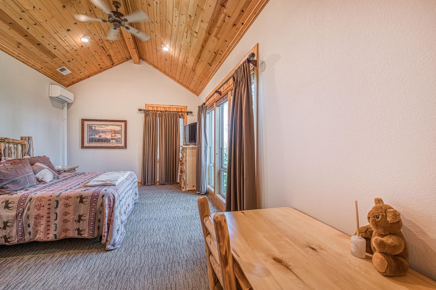 42555 Canyon Vista Ln, Shaver Lake, CA 93664